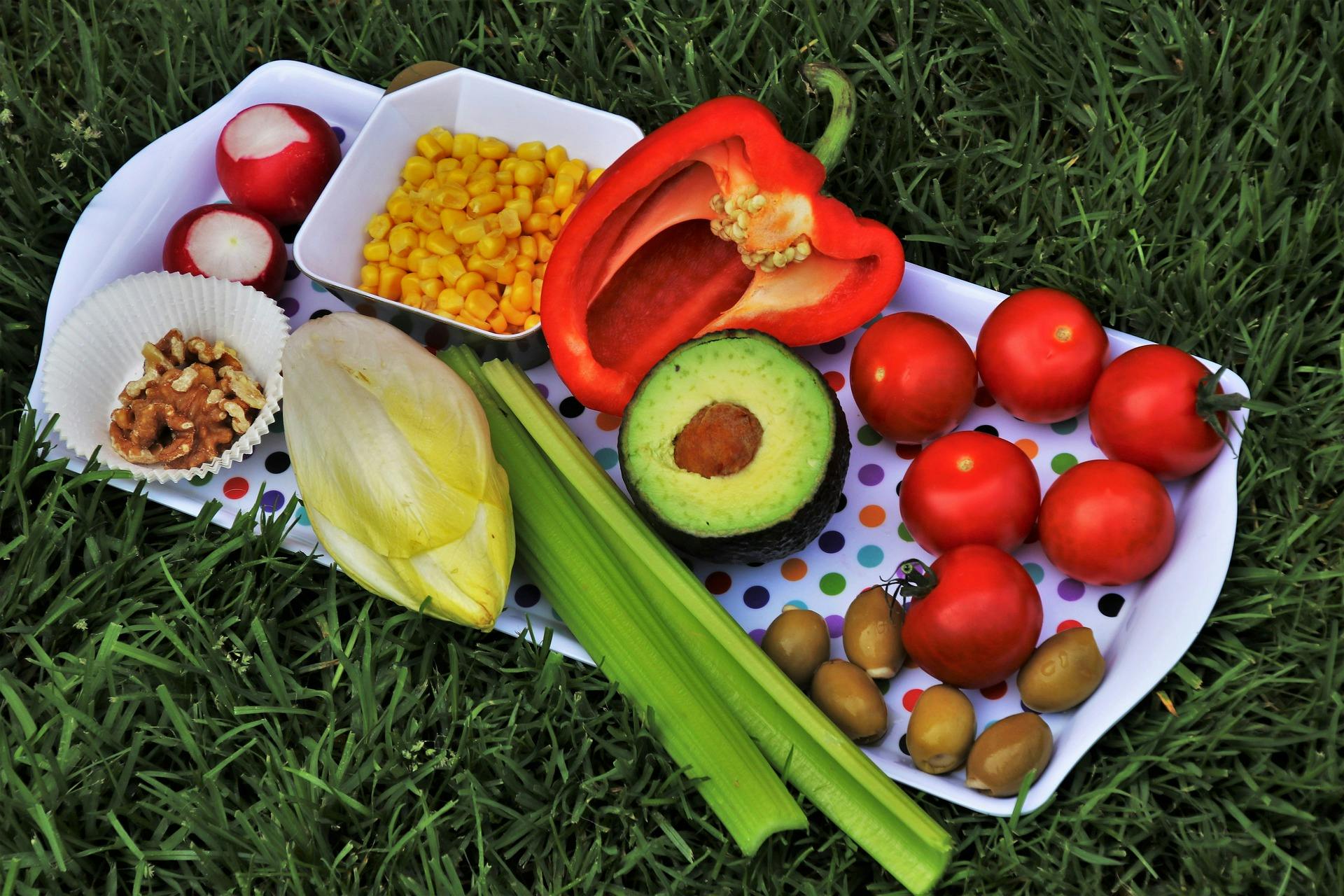 Jedz zdrowo w domu – niedrogie zestawy posiłków dla całej rodziny!